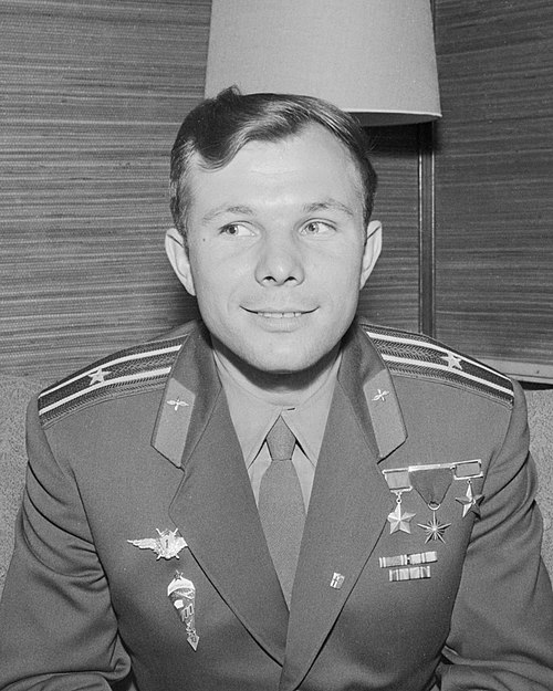 1961: Yuri Gagarin makes the first manned space flight