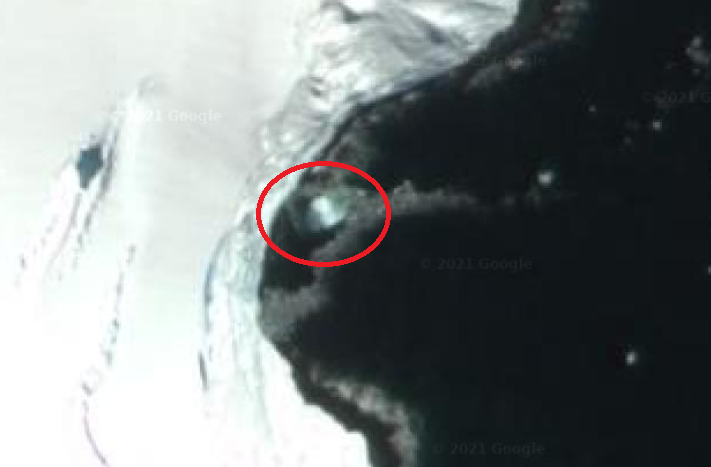 Un OVNI submergé dans l’eau près de l’Antarctique