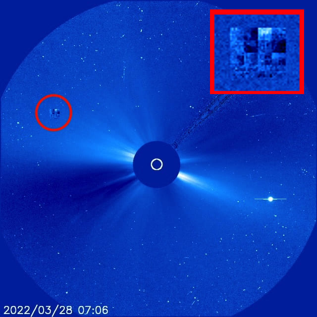 Strange Spatial Cube Detected Near the Sun by UFOlogist