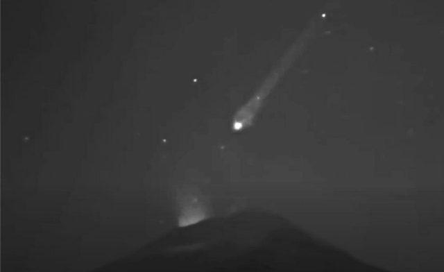 Un OVNI se estrella contra un volcán en México